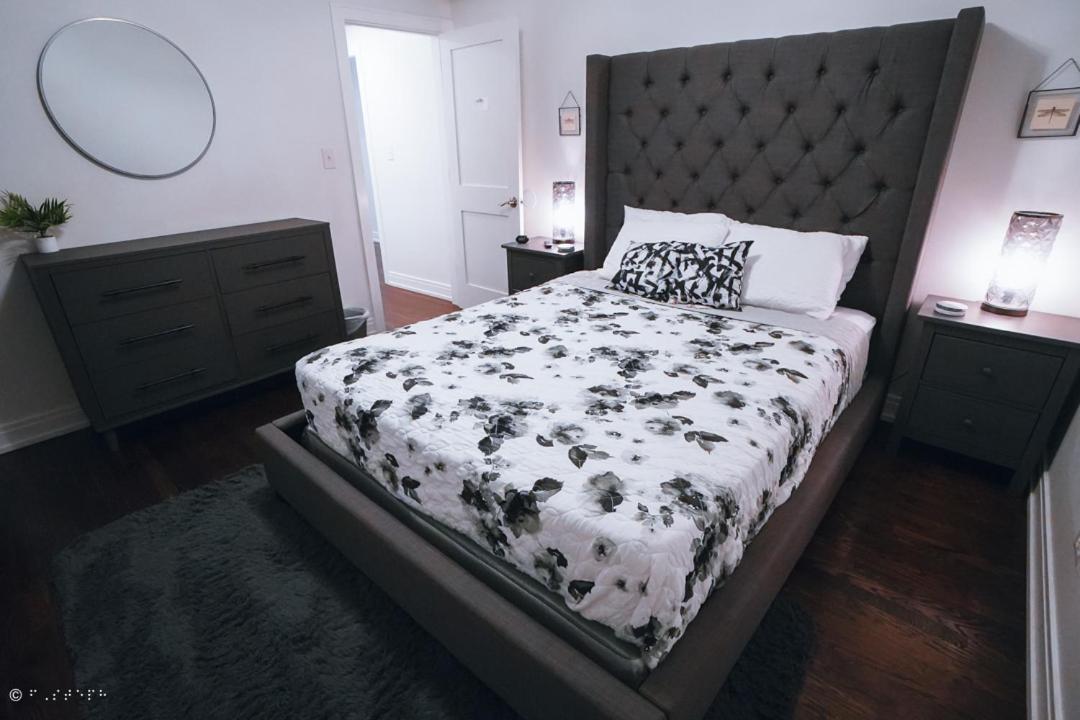 The Blue Golden Luxury Modern 3- Bedroom Apartment In Чикаго Экстерьер фото