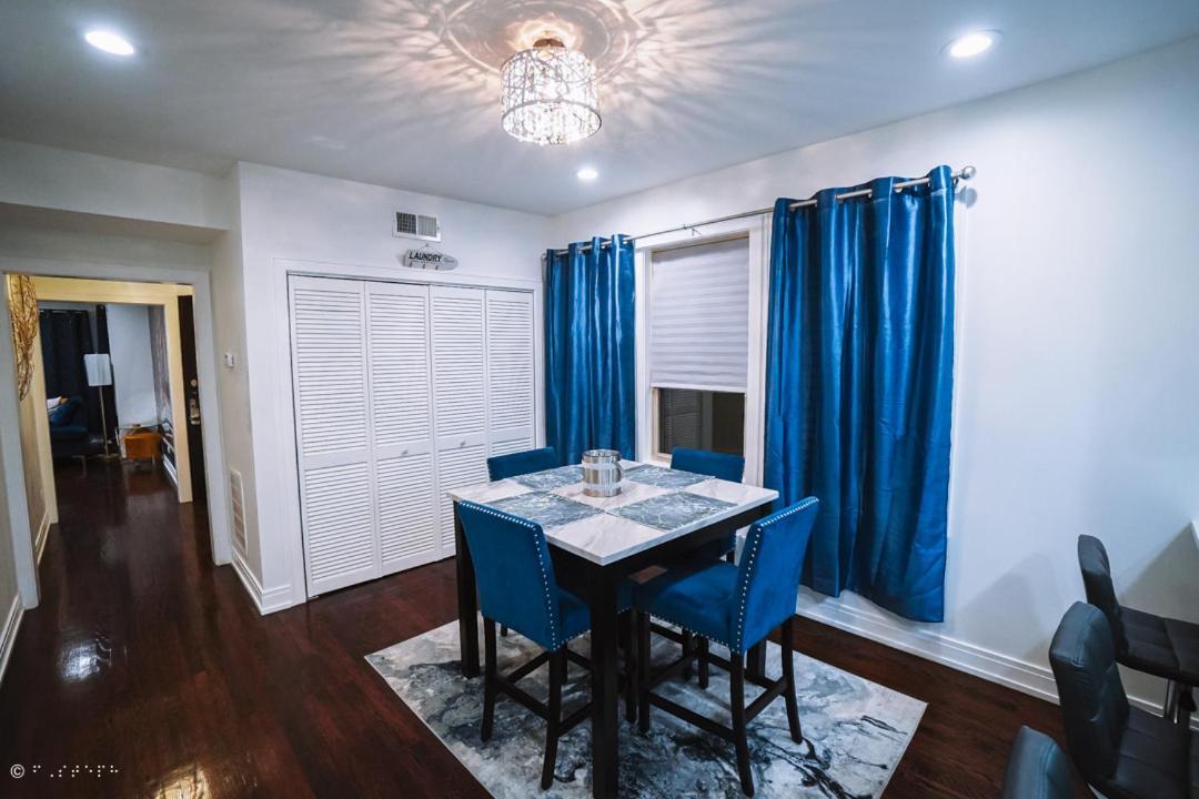 The Blue Golden Luxury Modern 3- Bedroom Apartment In Чикаго Экстерьер фото